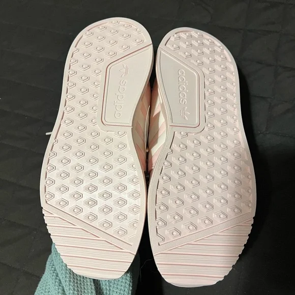 NWT Adidas Big Kids Sneakers - Picture 2 of 4